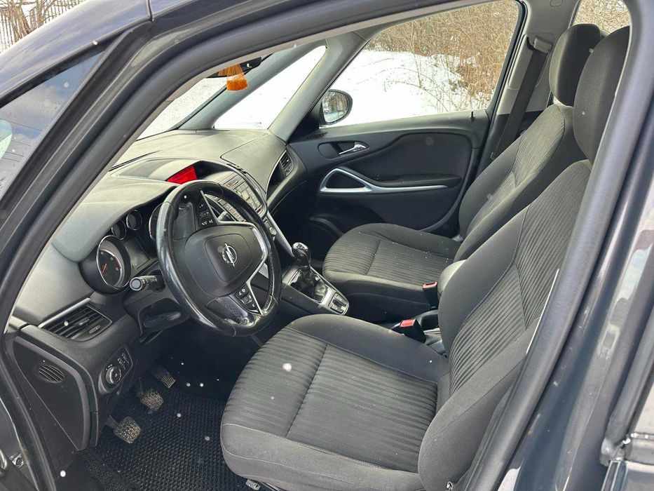 Opel Zafira Tourer 2015