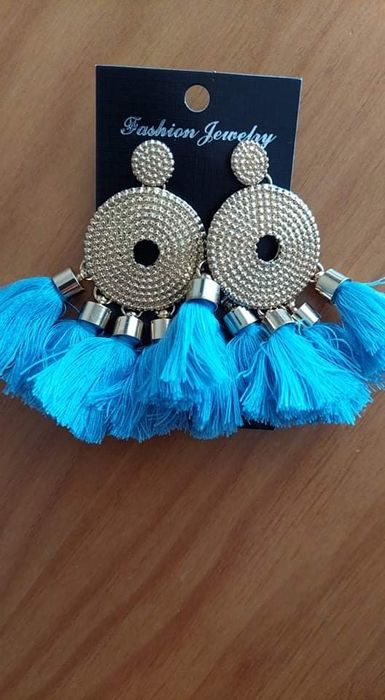 Brincos Dourados e Azul