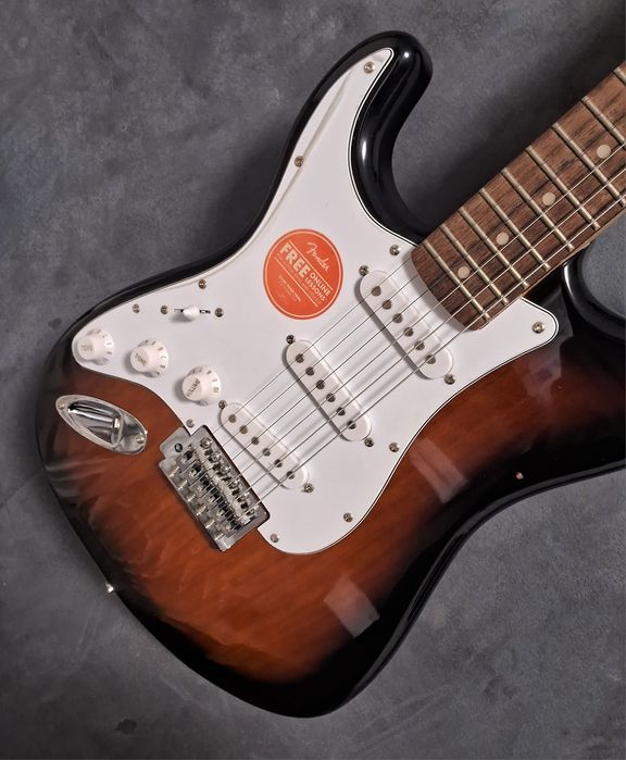 Левосторонняя электрогитара Squier Stratocaster LH LR Brown Sunburst