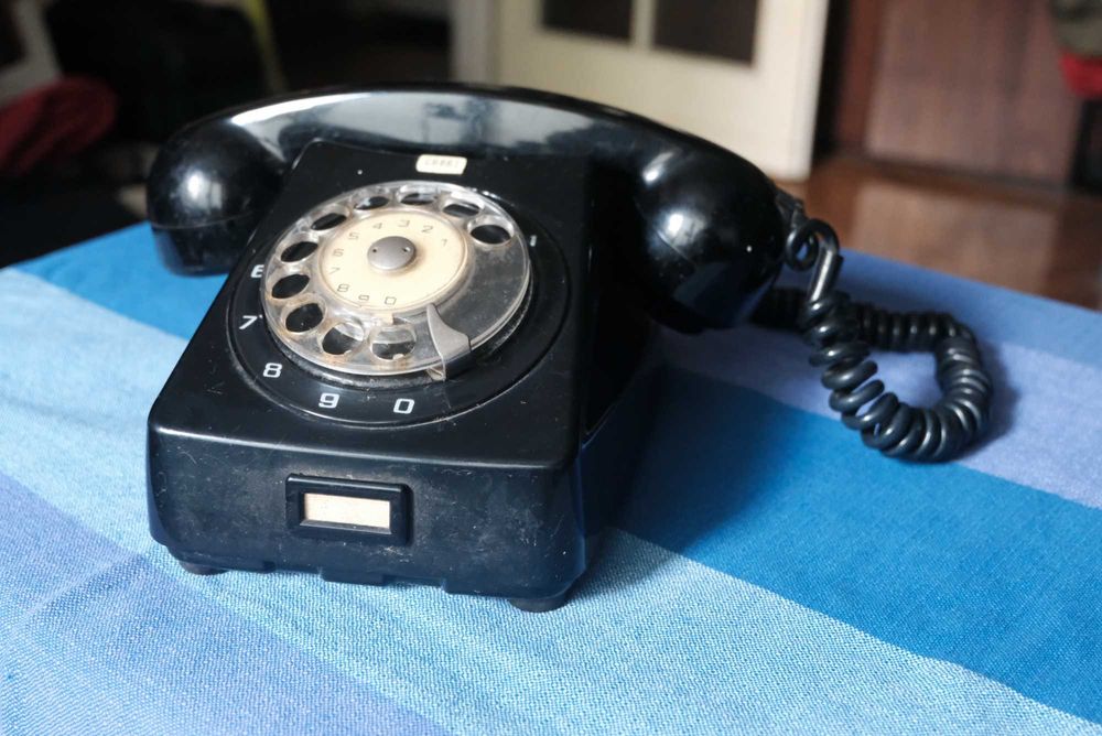 sprzedam telefon  retro