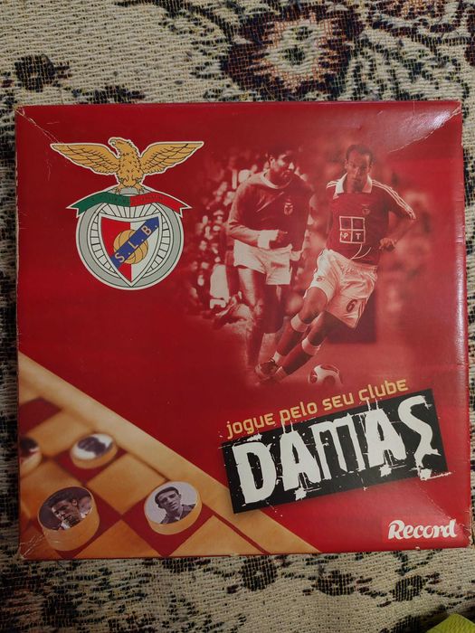 Trivial Pursuit (Edição Benfica Campeão 04/05)+Jogo Damas Benfica+5DVD
