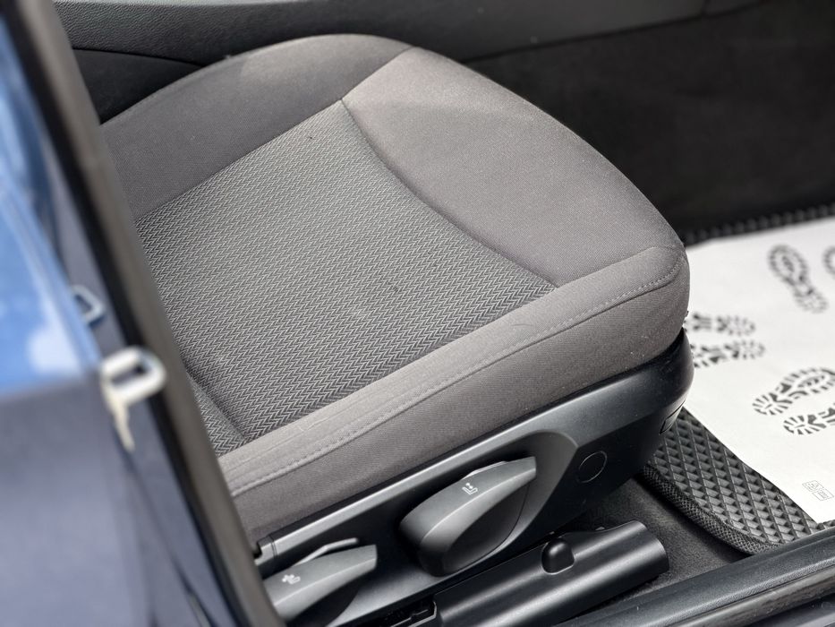 BMW 3 Series 320i