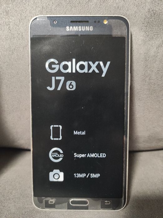 Telemóvel Samsung Galaxy J7 16GB