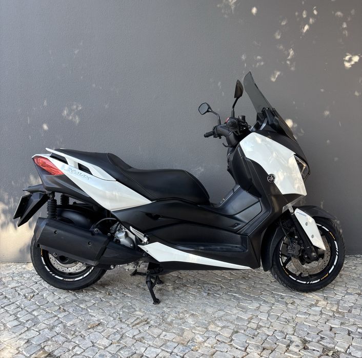 Yamaha XMAX 300