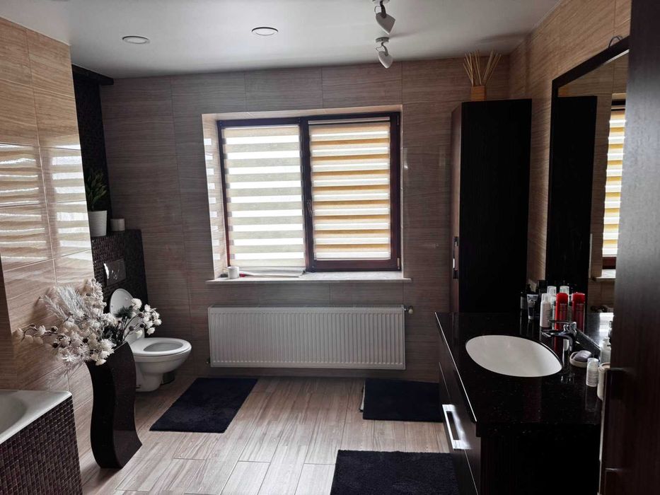 ‼️Браїлки‼️ Цегляний будинок з гарним ремонтом, ландшафт, ТОП локація