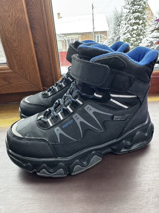 Зимові черевики для підлітка