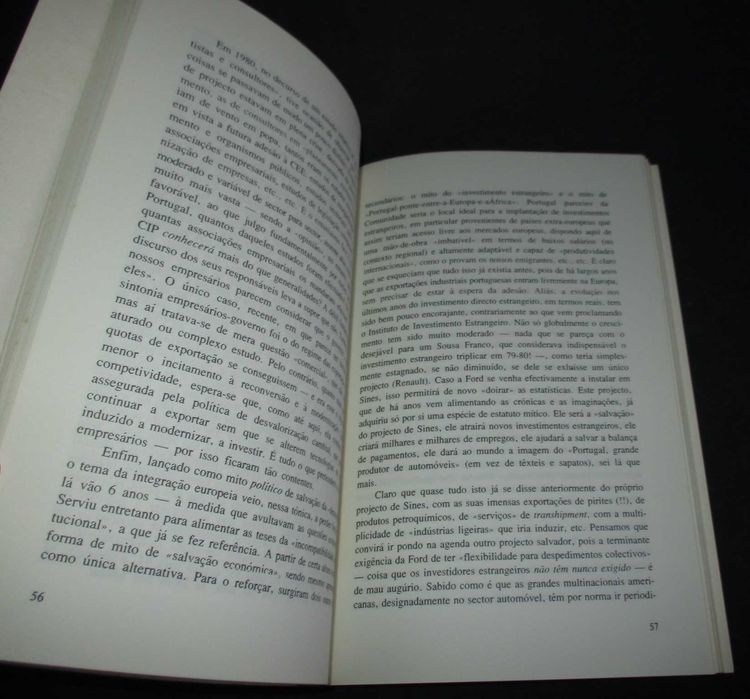 Livro No Reino dos Falsos Avestruzes Um Olhar sobre a Política