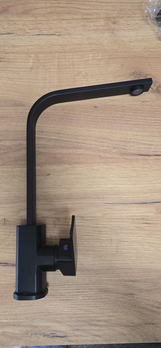Torneira de Cozinha Preta Mate – Nova