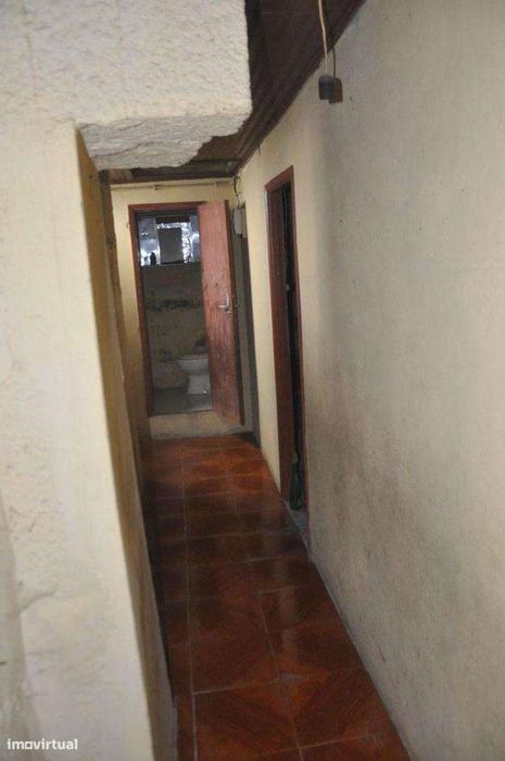 Casa para Restauro em Abação