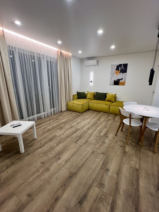 Сучасна нова квартира подобово