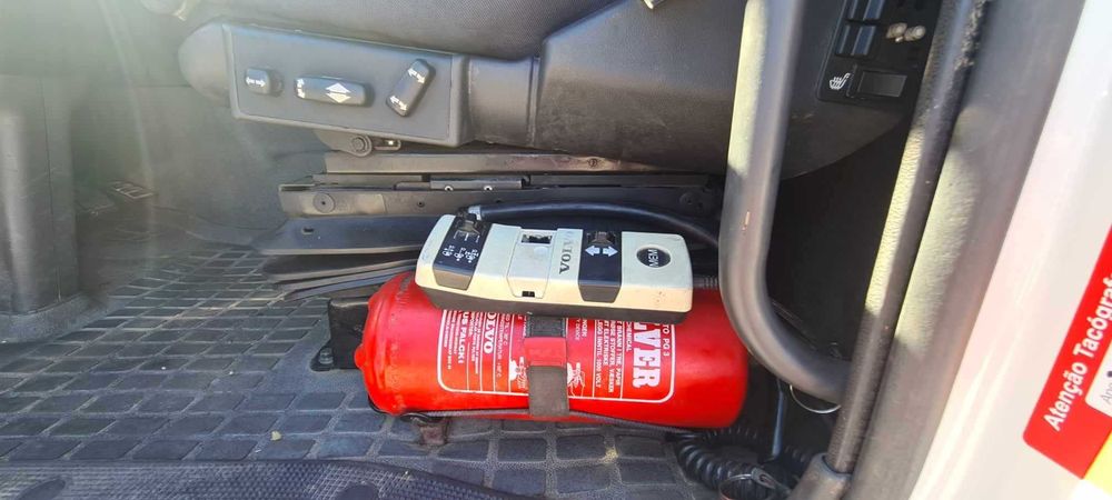 VOLVO FH12 460 GRUA FASSI  F 660 XP - 8X2