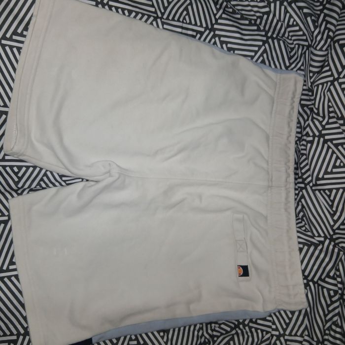 Продам щорти ellesse в гарному стані