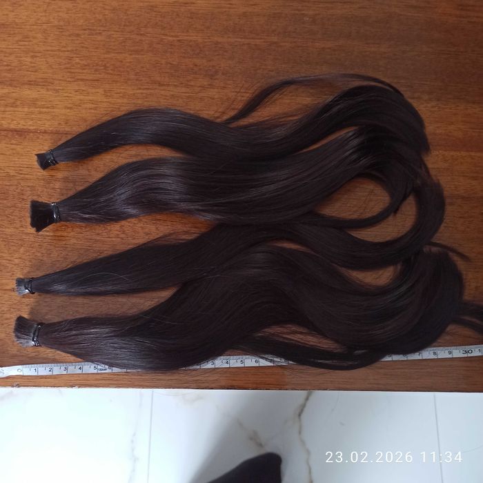 Продаю власне волосся