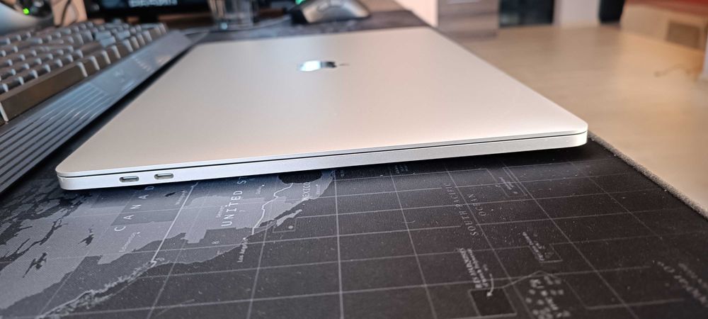 MacBook Pro 15" 2019 Touchbar