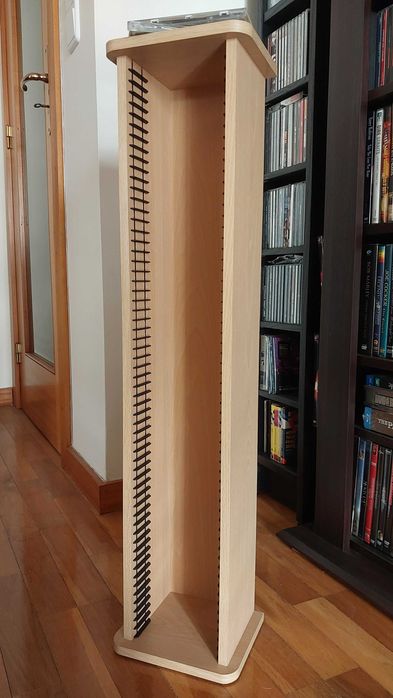 Estante Torre Madeira para 60 CD´s