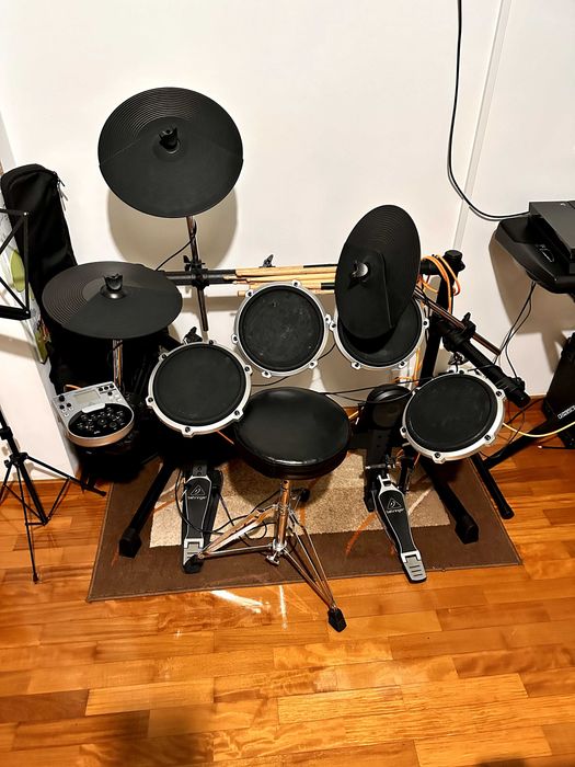 Bateria digital Behringer HDS240USB