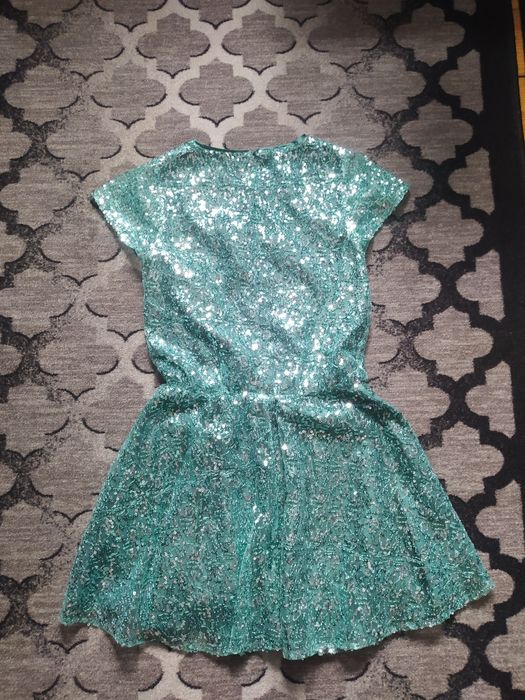 Sukienka śliczna cekinowa z krótkim rękawem galowa John Lewis