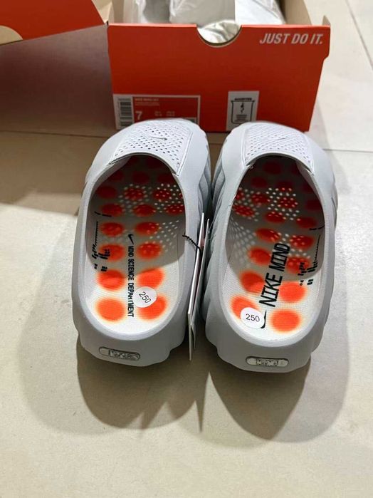 Nike_mind 001 R.42