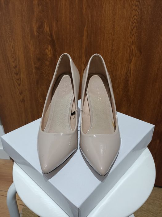 Eleganckie szpilki beżowe nude  Top Secret 38