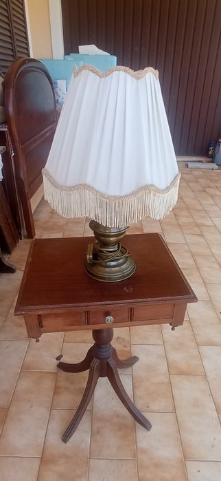 Candeeiro de cobre com abajur