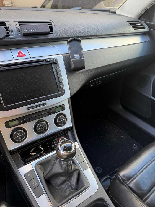 Volkswagen Passat 2006 com 226000 km. Muito estimado.