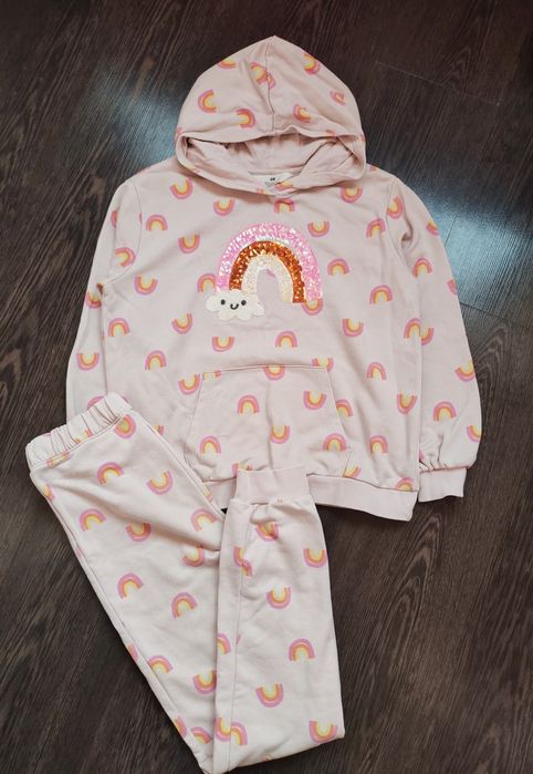 Спортивний костюм для дівчинки розмір 134-140 фірми H&M