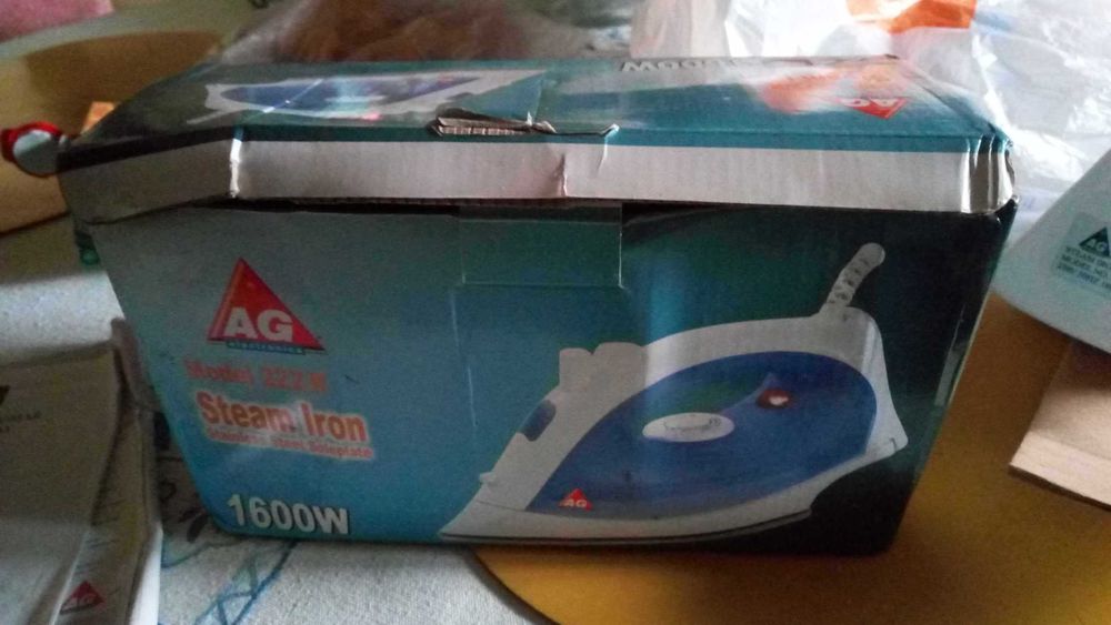 Ferro de engomar AG 1600W na caixa com manual (tenho mais)