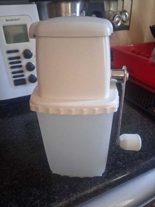 Triturador manual, novo