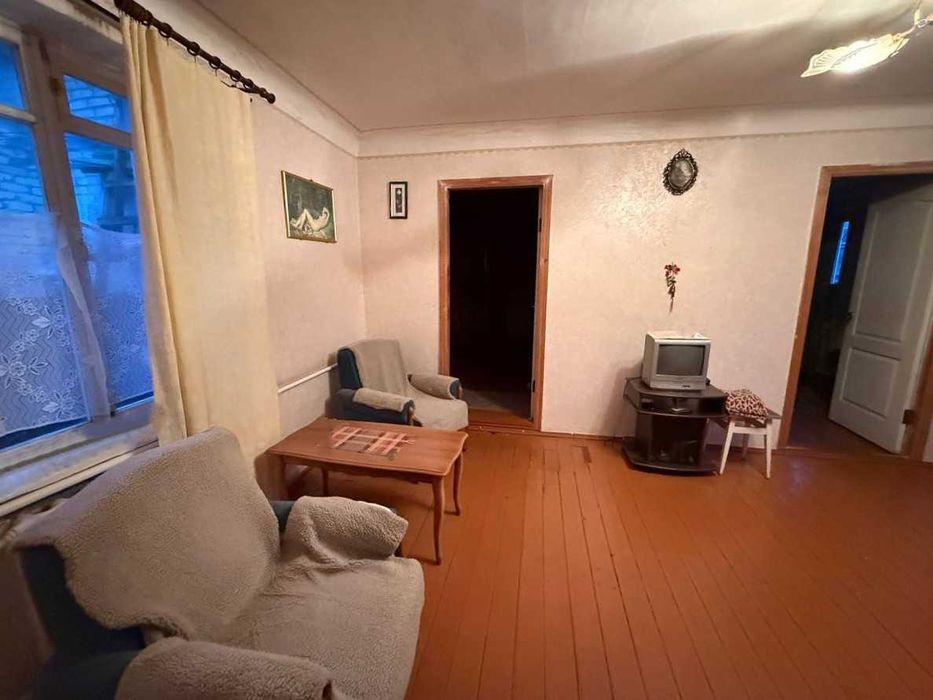 Продаж частини будинку 56м². 3 кімнати. 5 соток. Газове опалення. М:1