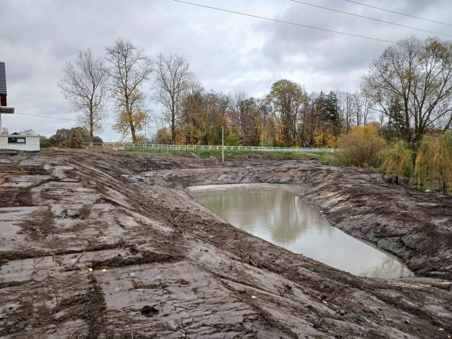 Koparka Usługi Long długie ramię 22 metry Kopanie stawów odmulanie