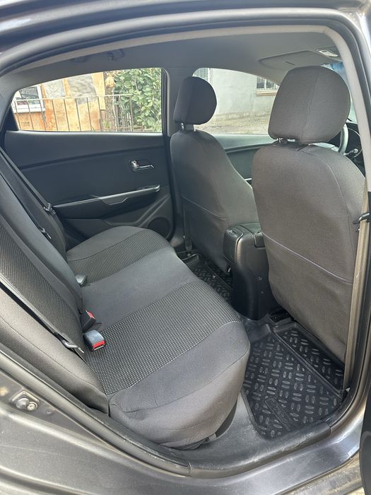 Продам Kia Rio 2012 1.6 бензин