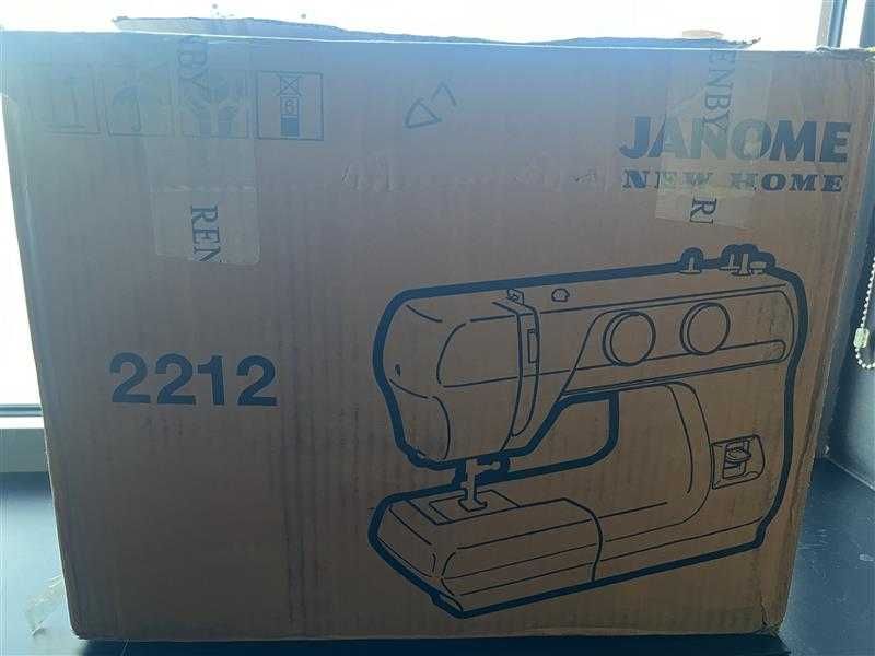 Швейная машинка Janome 2212