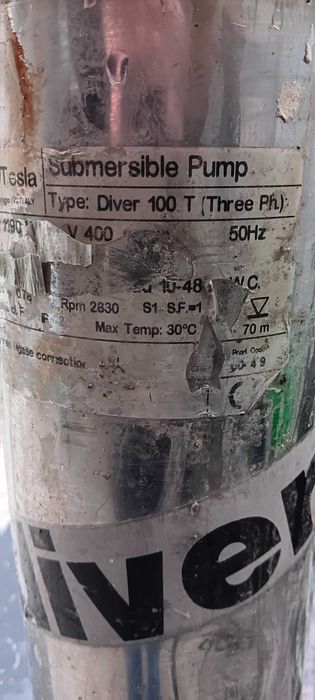 Bomba trifásica em muito bom estado.