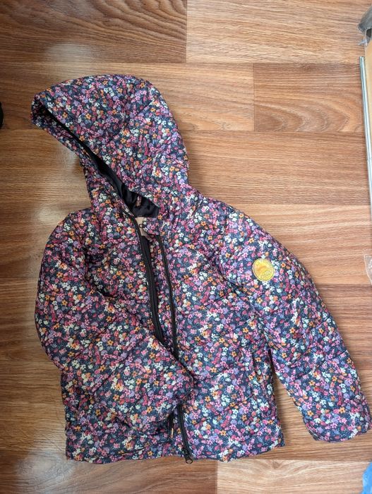 Куртка весняна на дівчинку 5-6  років