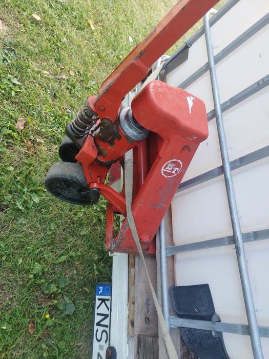 Wózek paletowy Toyota paleciak