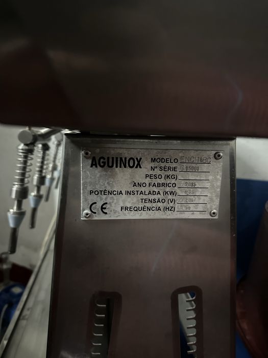 Enchedora 6 bicos com bomba