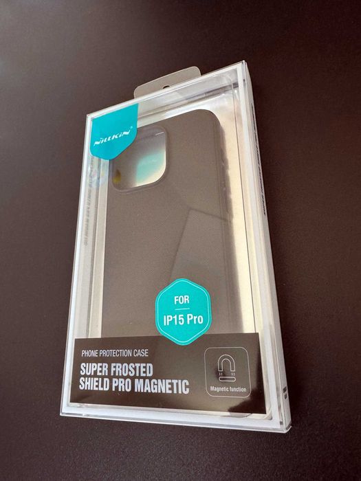 Чохол накладка Nillkin Frosted Magnetic Case для iPhone 15 Pro