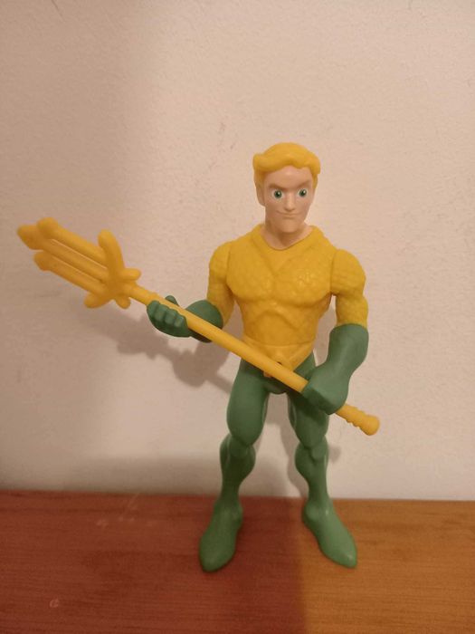 Brinde Kinder Maxi Boneco Aquaman - Coleção Justive League