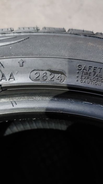 Продам 235 45 17 зима 4шт