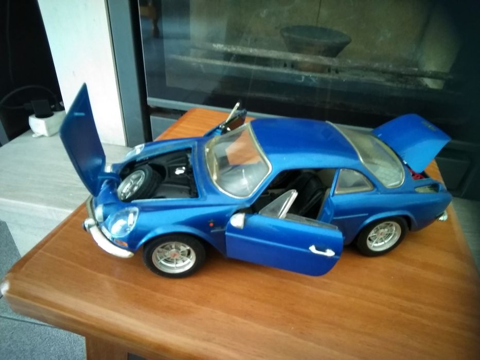 Burago - Alpine A110 1/16