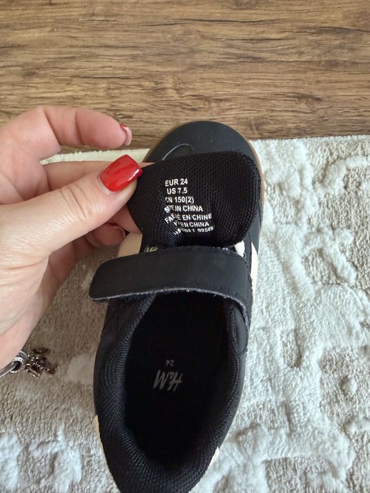 стильні дитячі кеди від H&M