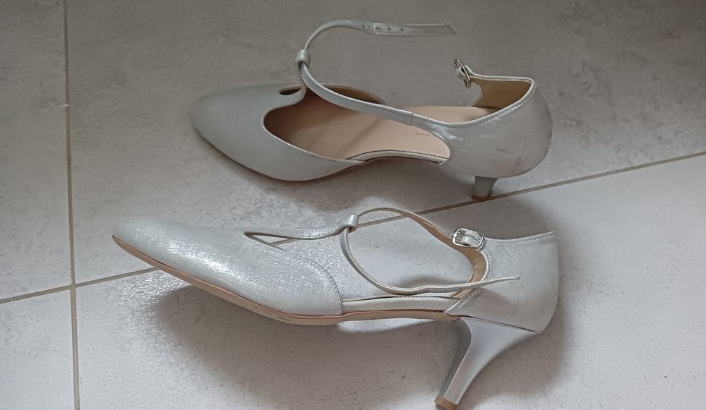 Suknia ślubna rozm M + buty rozm. 40
