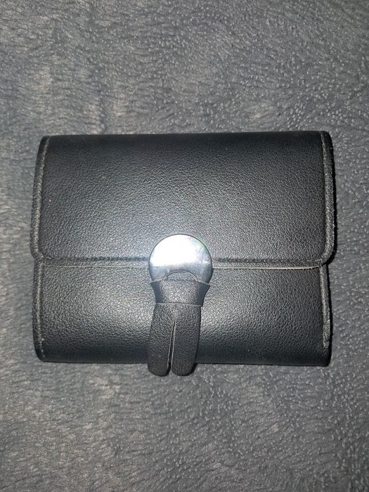 Czarny portfel damski