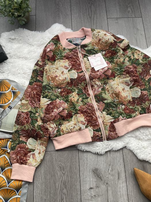 куртка бомпер  з вишивкою