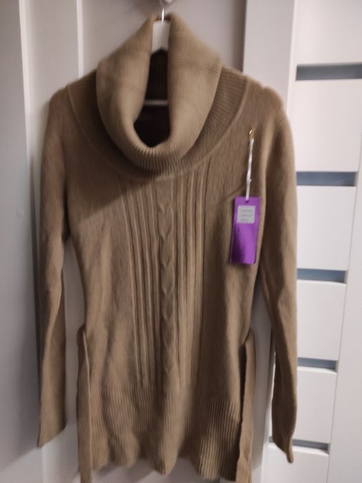 Nowy Sweter z golfem