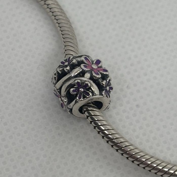 Charms stebrny S925 stokrotki