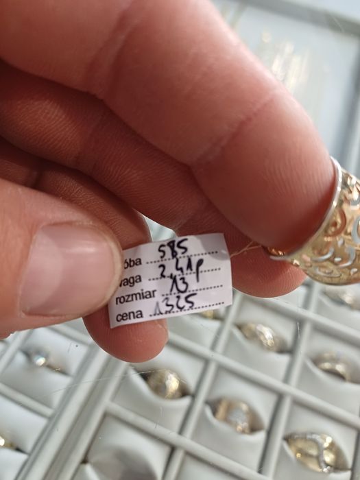 Złoty pierscionek szeroki ażur