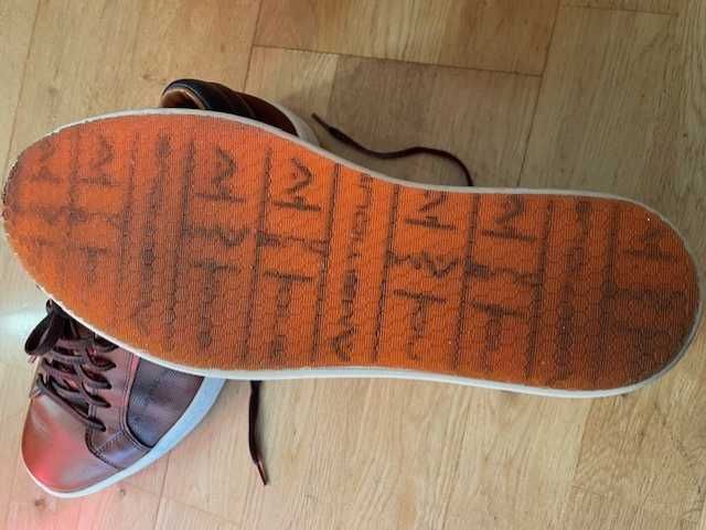 Sapatilhas Ambitious tamanho 43