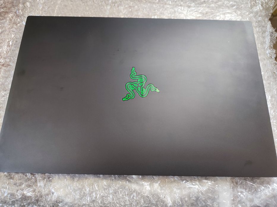 Razer Blade rtx3080 i7-11800h під відновлення