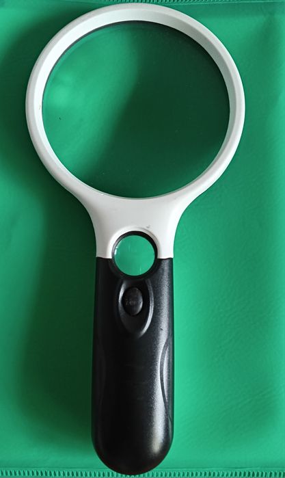 Лупа з пiдсвiткой - "Magnifying Glass" на батарейках